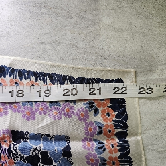 Vintage Echo Scarf - Picture 5 of 5